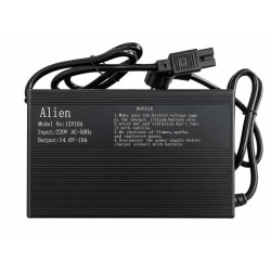 Incarcator scuter, tricicleta electrica Litiu 14,6V 10A Incarcator scuter, tricicleta electrica Litiu 14,6V 10A