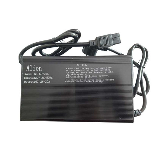 Incarcator scuter, tricicleta electrica Litiu 67.2V 20A Incarcator scuter, tricicleta electrica Litiu 67.2V 20A